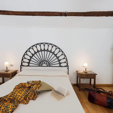 Residenza Luce מלון